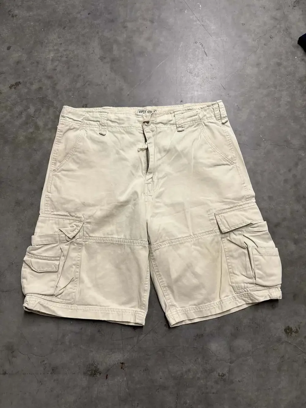 Vintage style Baggy Cargo shorts size 32